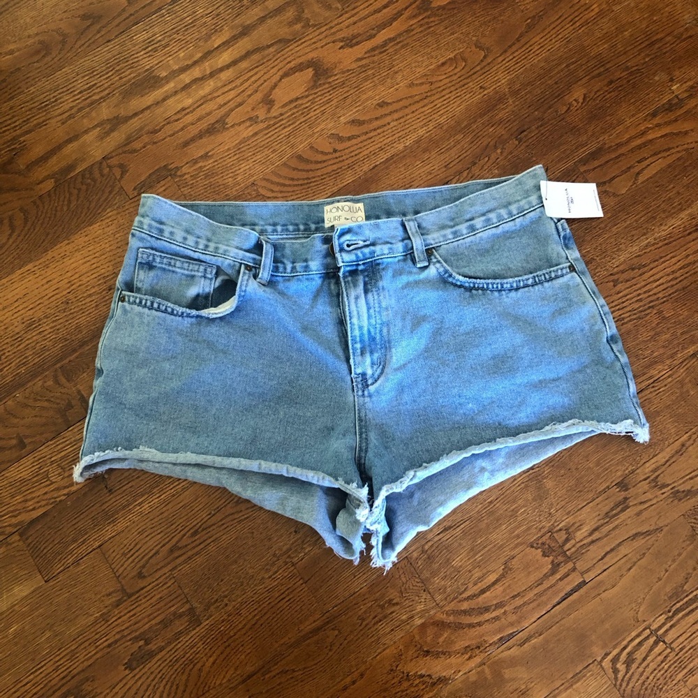 Honolua Surf Co Hi-Elle raw hem Jean shorts size 31/11